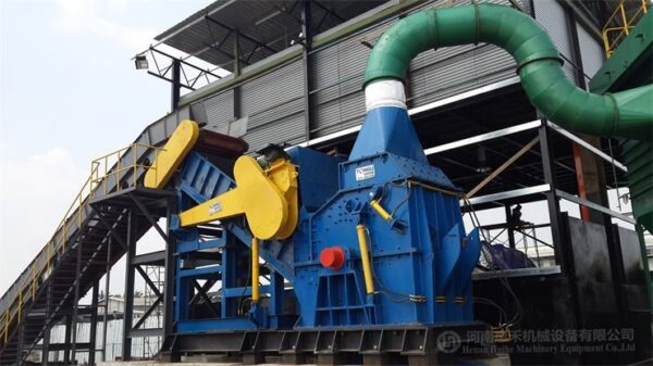 Metal shredder machine. Motors 120 kw. Twin shaft with inclined conveyors